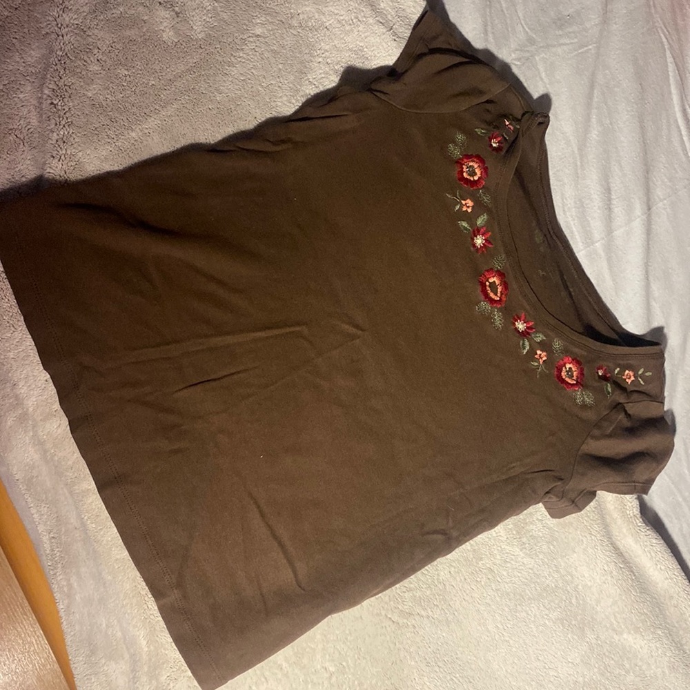 High Sierra, brown flower border blouse, size large